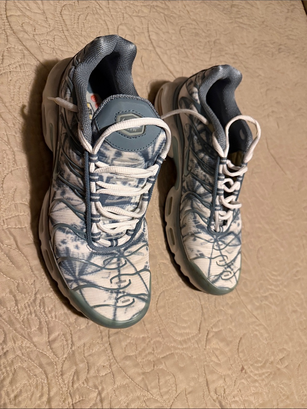 Men's Athletic Sneakers in Light Blue and White